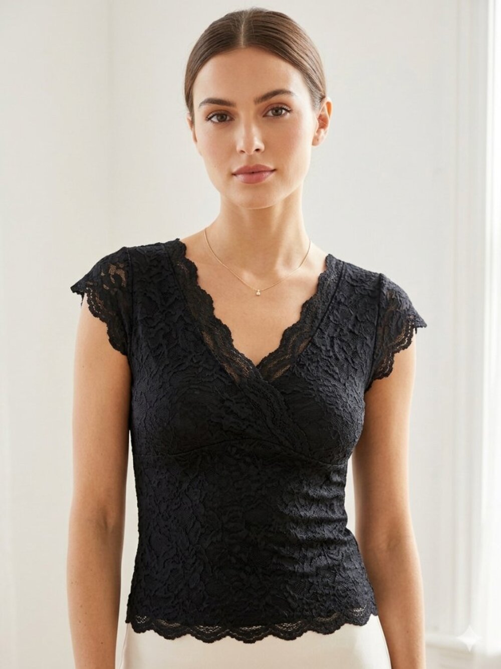 Zara Woman’s Sz Large Black Scalloped Lace Top Low Back Low Front Sleeveless